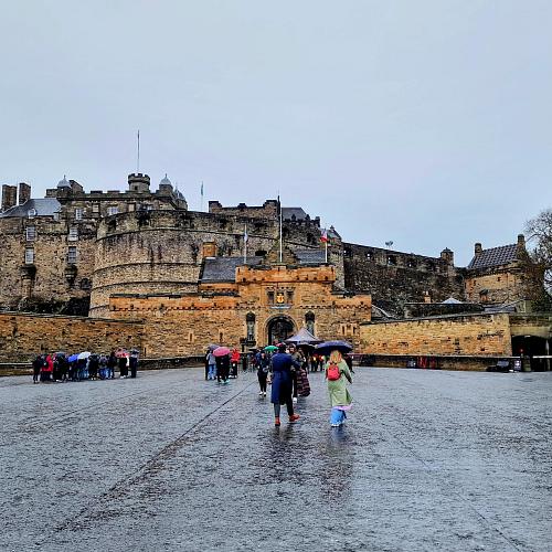 Edinburský hrad: Historie, muzea, výhledy a korunovační klenoty Skotska